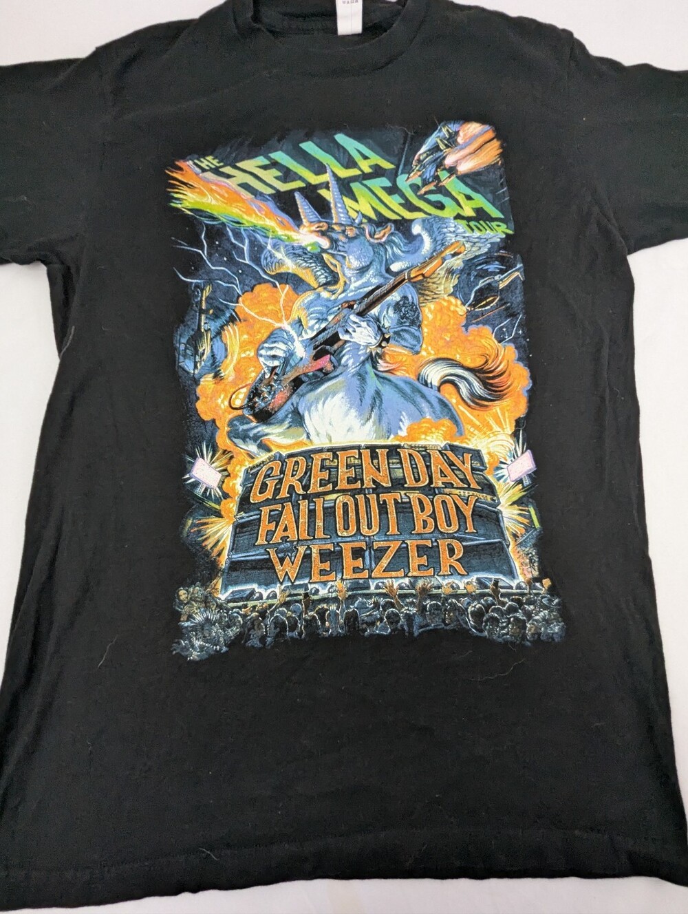 Hella Mega Concert Tshirt 2021 Tour  Green Day Fallout Boy Weezer Medium